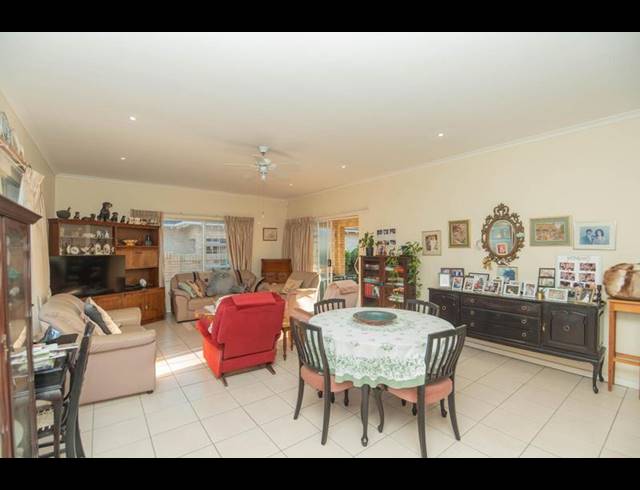 3 BEDROOM TOWNHOUSE FOR SALE IN LORRAINE